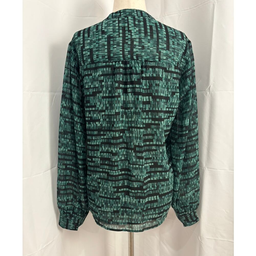 NWT Calvin Klein Printed V-Neck Blouse - XS - Picture 2 of 7